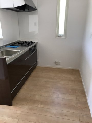 【居間・リビング】 | サンハピネス築地 | こちらのリビングで趣味の時間をお楽しみください