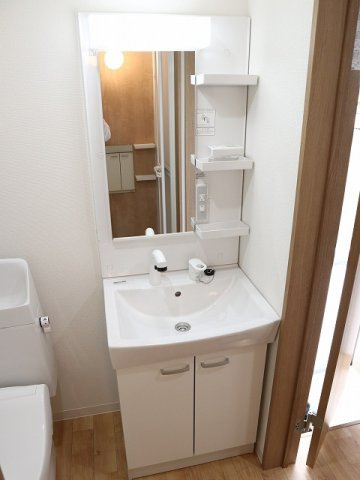 【洗面所】 | パレスヒル妙典 | 生活に欠かせない独立洗面台です