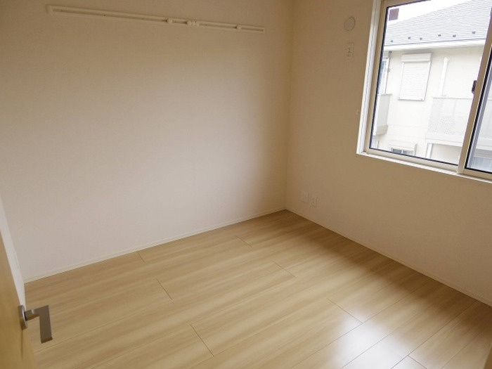 カーサイルフィオーレ Aの洋室|洋室（ハングバー付）