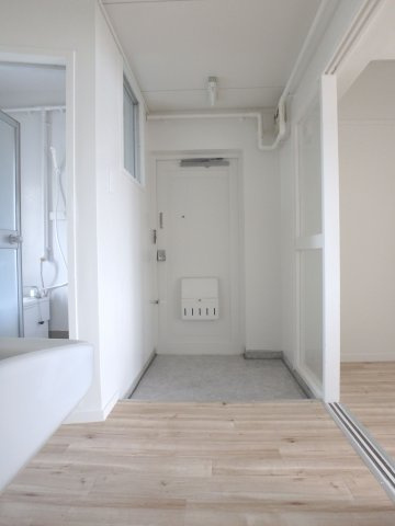 ビレッジハウス境港第三2号棟の玄関|506号室の写真（イメージ写真）