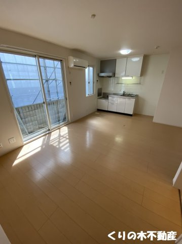 【居間・リビング】 | フォレストA棟 | 使いやすいリビングです（同タイプのお部屋です。現況を優先します。）
