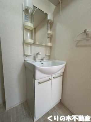 【洗面所】 | フォレストA棟 | 忙しい朝には欠かせない洗面所です