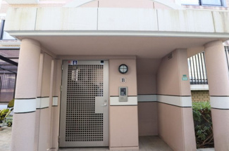 【エントランス】 | 安全に配慮されたオートロックマンションです♪室内ＴＶモニタ付インターホンで来訪者を確認できます