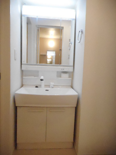 ソフィアの独立洗面台