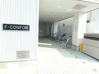 ★建物入り口★