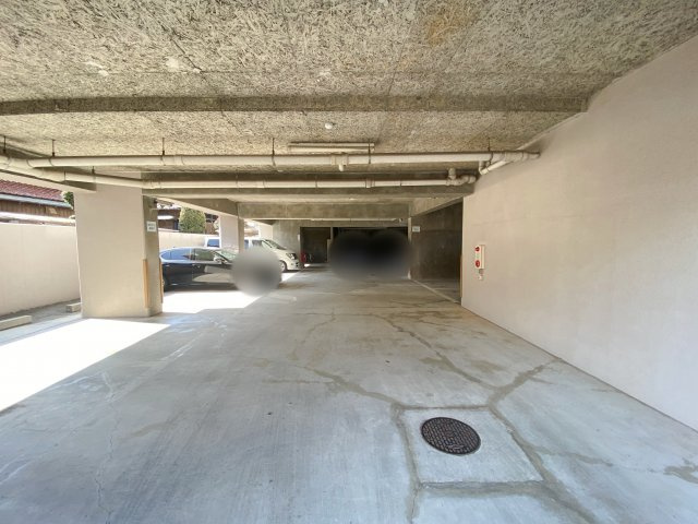 プレステージ明石藤江駅前の駐車場