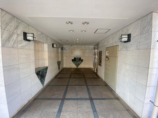 プレステージ明石藤江駅前のエントランス