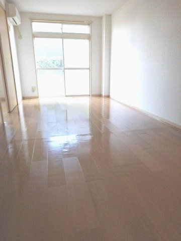 リベルテ秋の居間・リビング