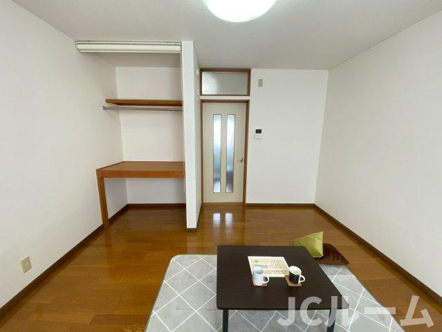 フローラハイツの洋室