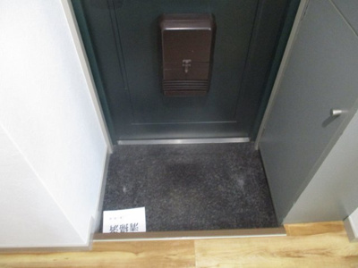 【玄関】 | シャトレーヌ北島