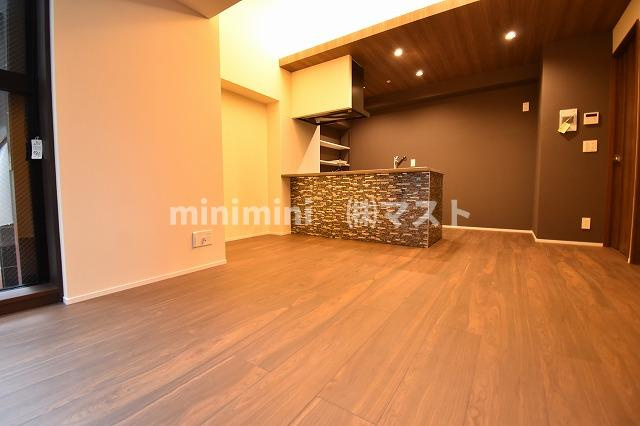 BRAVE常盤町Ⅱの居間・リビング