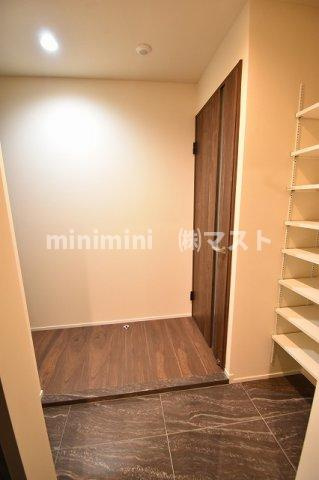 BRAVE常盤町Ⅱの玄関