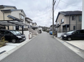 【前面道路含む現地写真】