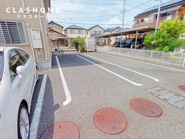 カーミー・呉竹Ｂ棟　　　刈谷市近郊の賃貸はクラスホームの駐車場