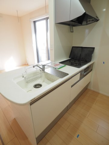 【キッチン】 | ブリスタ | 3口コンロ完備でお料理しやすいキッチンです！