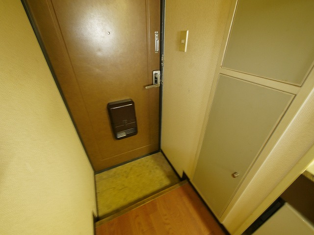 オークマンションおおみやの玄関|収納もある玄関です