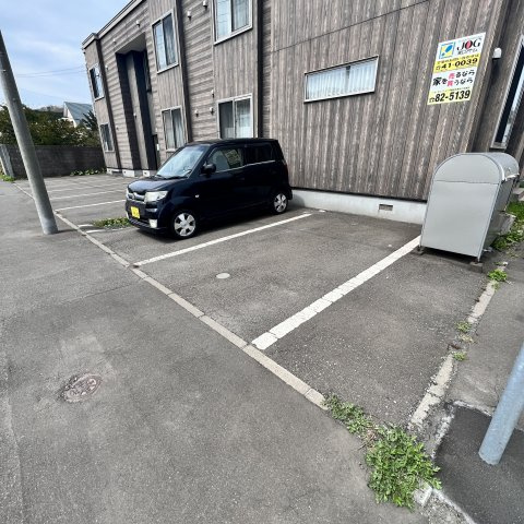 novelの駐車場