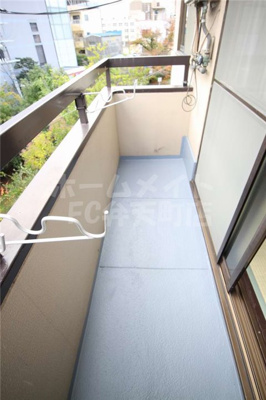 【バルコニー】 | シティハイツ市岡 | 陽当たり良好なバルコニーです