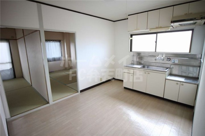 【居間・リビング】 | シティハイツ市岡 | リビングです