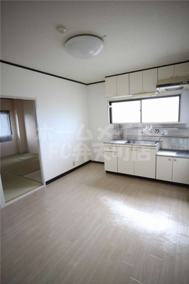 【居間・リビング】 | シティハイツ市岡 | 使いやすい居間です