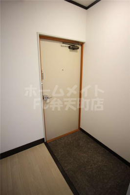 【玄関】 | シティハイツ市岡 | シンプルで使いやすい玄関です