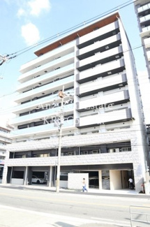 【外観】 | 鮮やかなホワイトがスタイリッシュな外観のマンションです♪