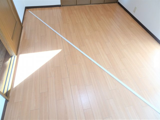フレグランスモリカワCの洋室