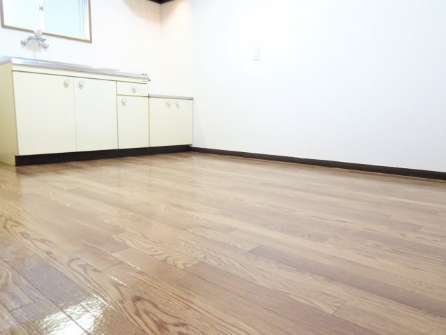 フレグランスモリカワCの居間・リビング