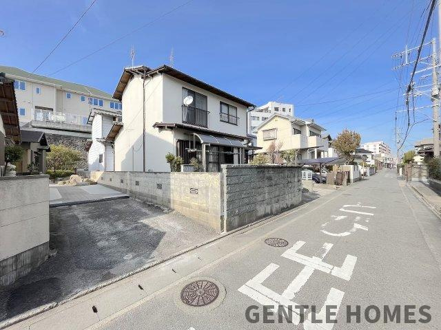 鶴田４丁目戸建の前面道路含む現地写真