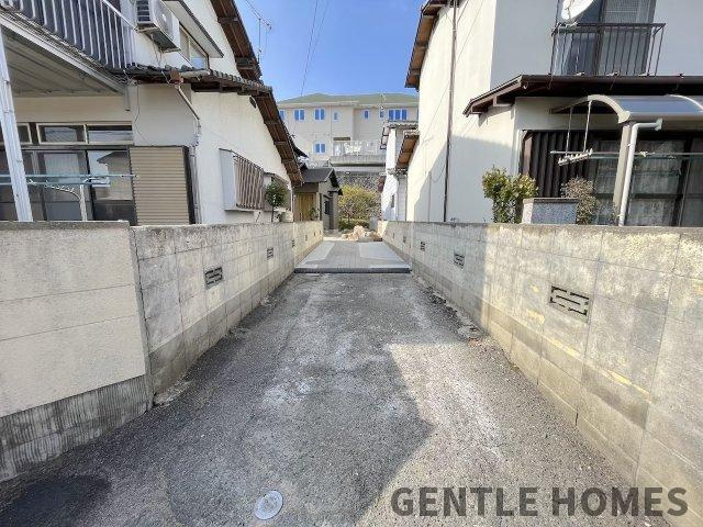 鶴田４丁目戸建の駐車場