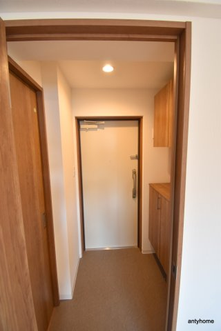 カンパニオエサカ　仲介手数料無料の玄関