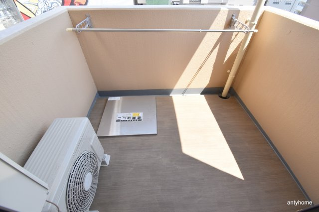 カンパニオエサカ　仲介手数料無料のバルコニー