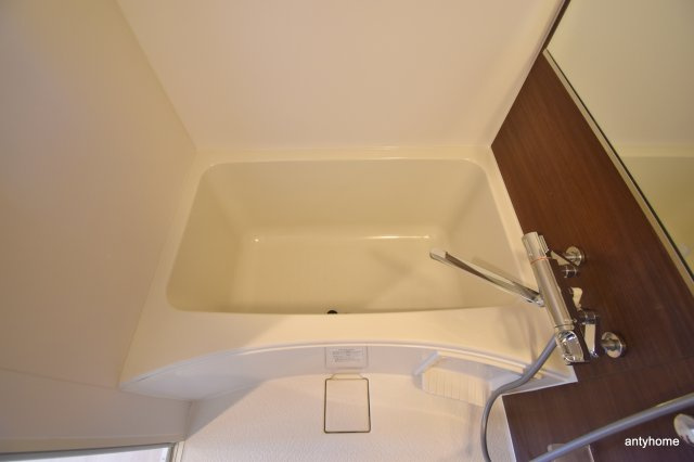 カンパニオエサカ　仲介手数料無料の浴室