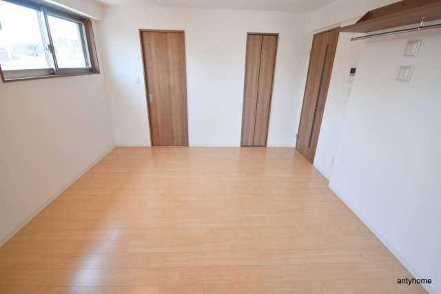 カンパニオエサカ　仲介手数料無料の洋室