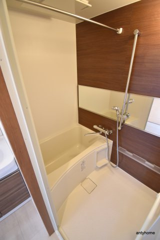 カンパニオエサカ　仲介手数料無料の浴室