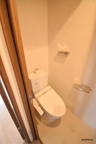 カンパニオエサカ　仲介手数料無料のトイレ