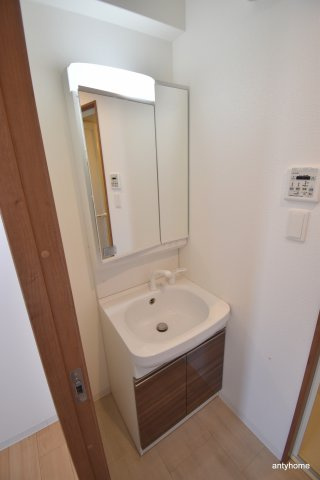 カンパニオエサカ　仲介手数料無料の洗面所