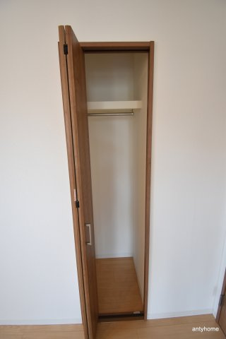 カンパニオエサカ　仲介手数料無料の収納