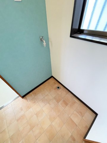 八街市大木戸建の洗面所|室内洗濯機置き場