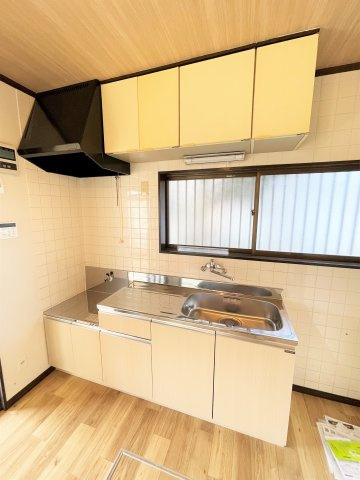 八街市大木戸建のキッチン