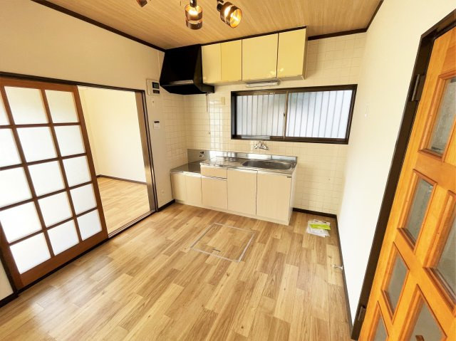八街市大木戸建のキッチン