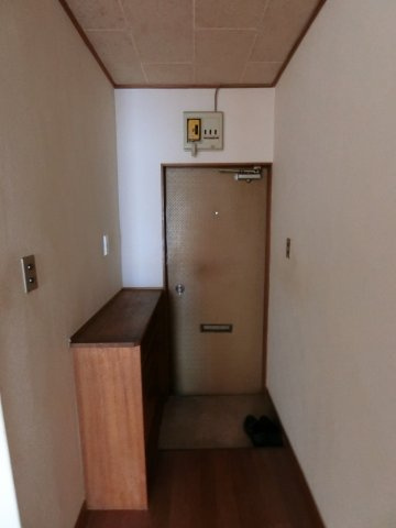 藤コーポの玄関