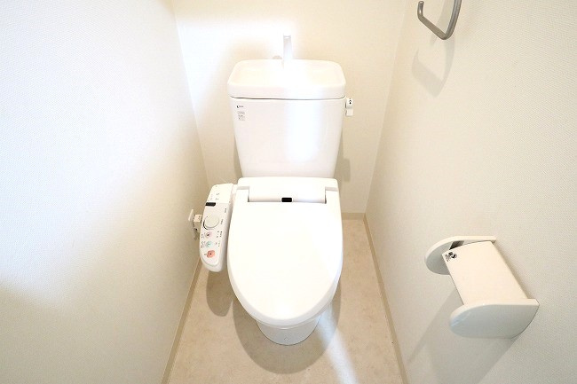 カリーノ福生のトイレ|※別部屋のイメージ写真です。