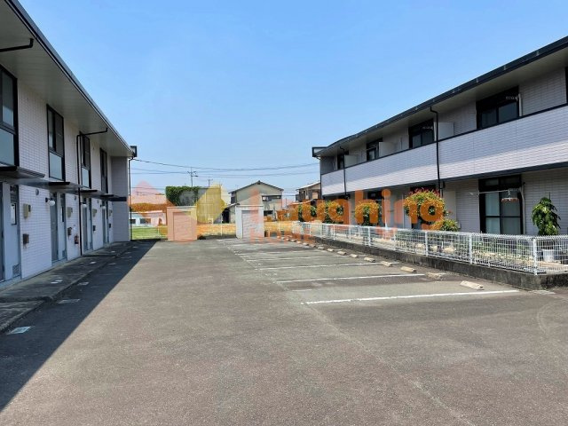 アビリオの駐車場
