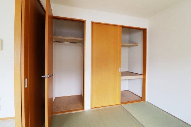 リビングタウン小森野壱番館　C棟の収納
