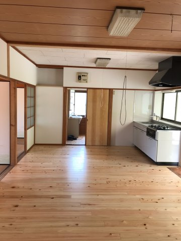 カーサカリーナの居間・リビング|ゆったり過ごせる居間です