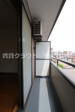 エスポワール港のバルコニー|お洗濯にも便利なバルコニー付き