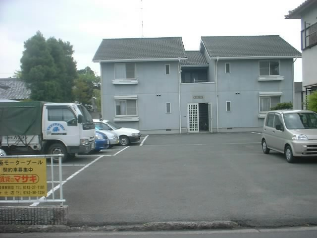 ホームライフ平松駐車場