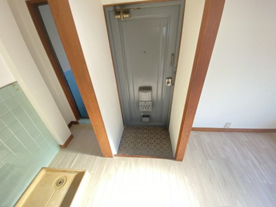 【玄関】 | イカワビル