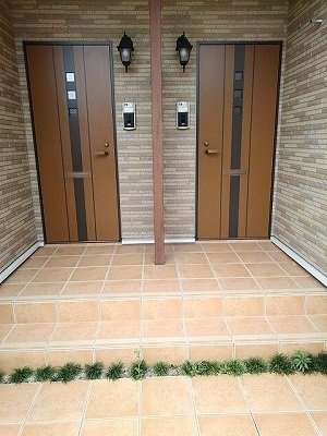 プラシード．ブレッザのエントランス|ゆとりのあるエントランスです